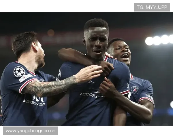 切尔西高位压迫下防线频繁暴露空间,稳定性面临考验 切尔西高位压迫下防线频繁暴露空间,稳定性面临考验