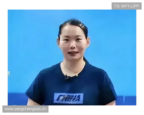 何卓佳训练完直接拎着爱马仕去菜市场砍价