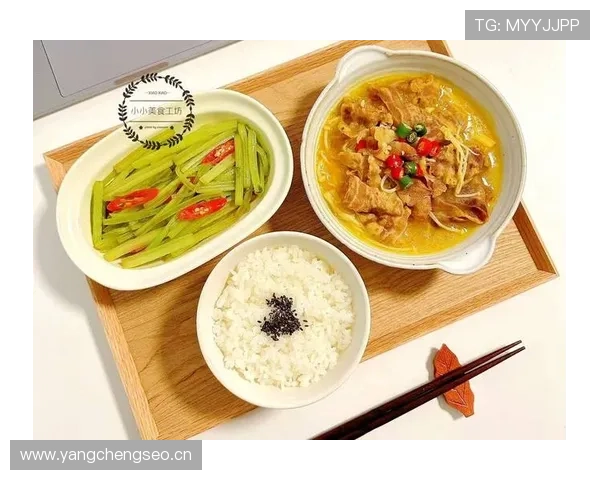 凯蒂·莱德基刚晒的早餐图，配菜比我一个月工资都贵