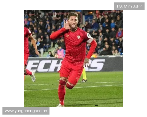 拉莫斯又开始上演家里门口的“王炸”了，谁还敢说他只是个绿茵场硬汉？